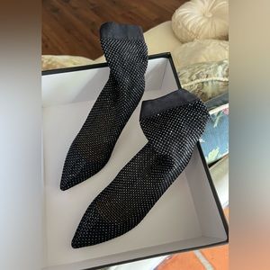 Badgley Mischka Brand
Dierdra black Patent Bootie size 5.5 NEW